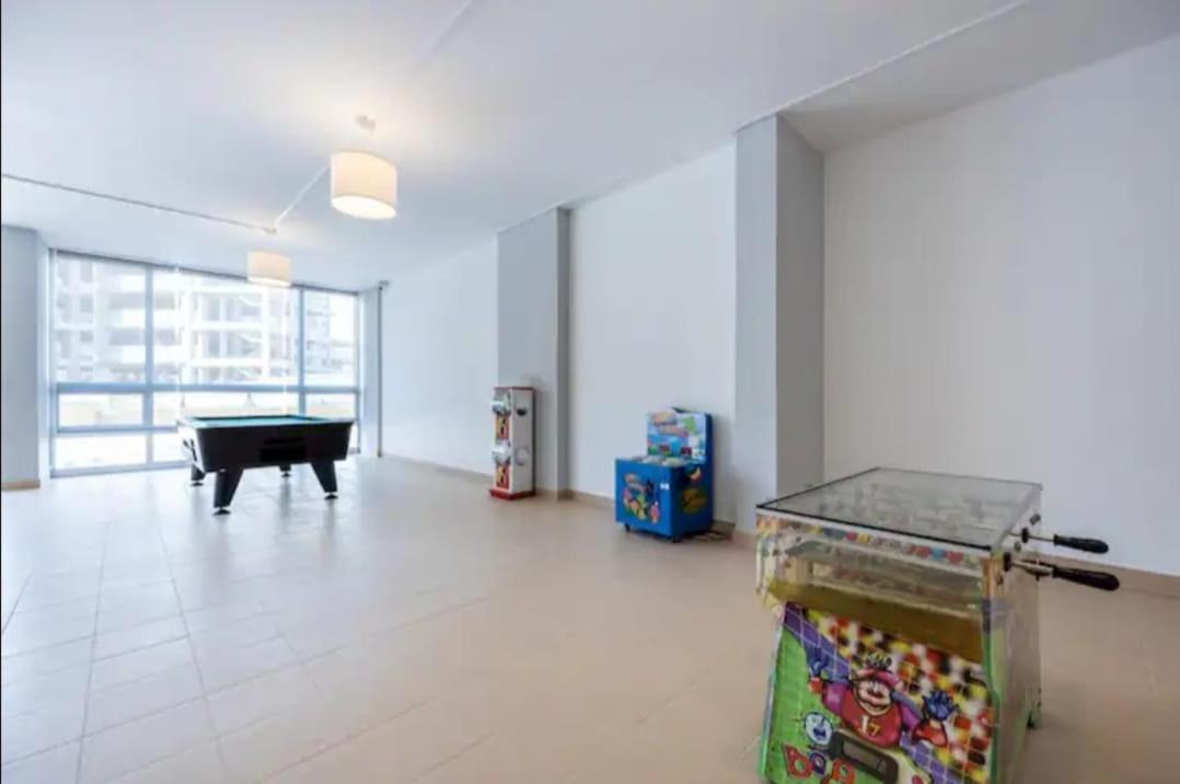 Luxury 2 Min Beach With Balcony, Ocean View, Wifi, Ac, Smarttv Portimão Exteriör bild