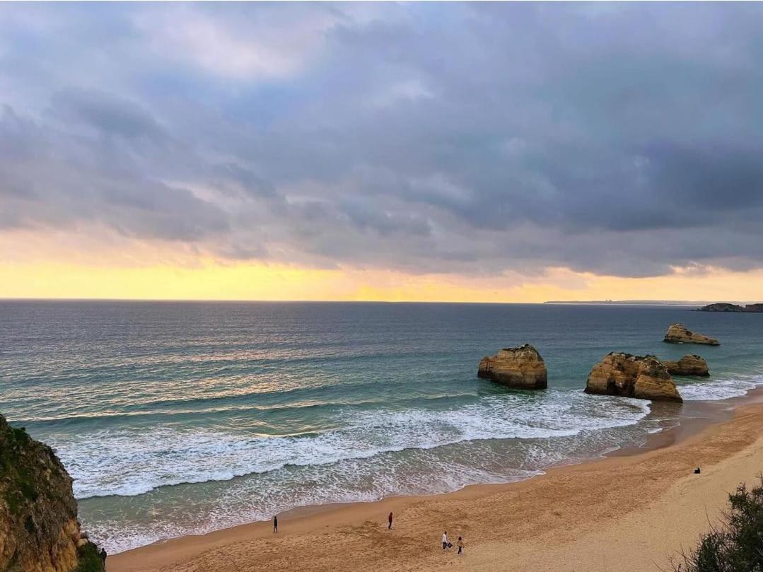 Luxury 2 Min Beach With Balcony, Ocean View, Wifi, Ac, Smarttv Portimão Exteriör bild