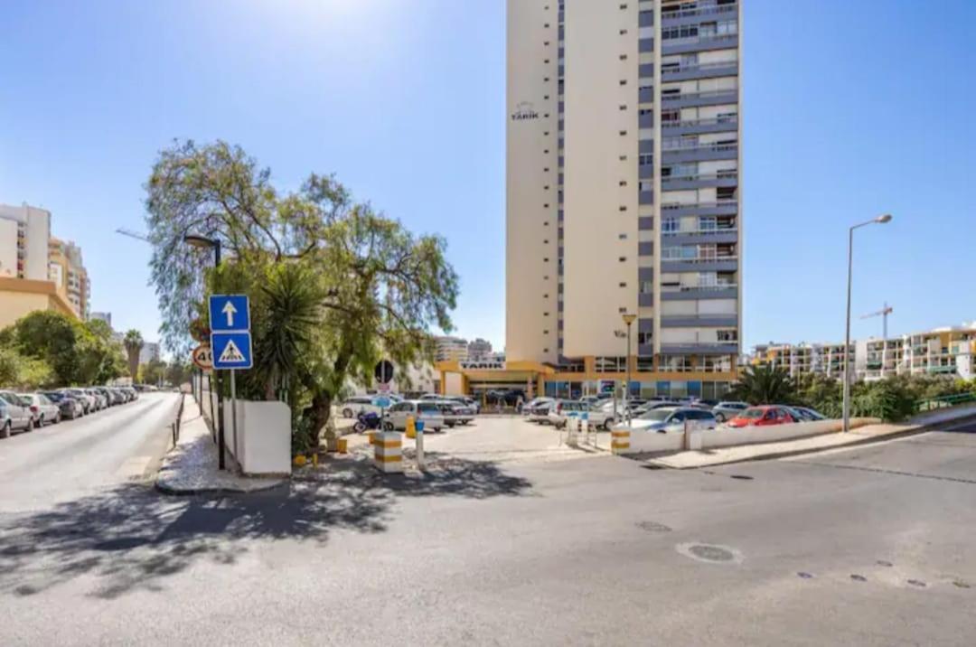 Luxury 2 Min Beach With Balcony, Ocean View, Wifi, Ac, Smarttv Portimão Exteriör bild