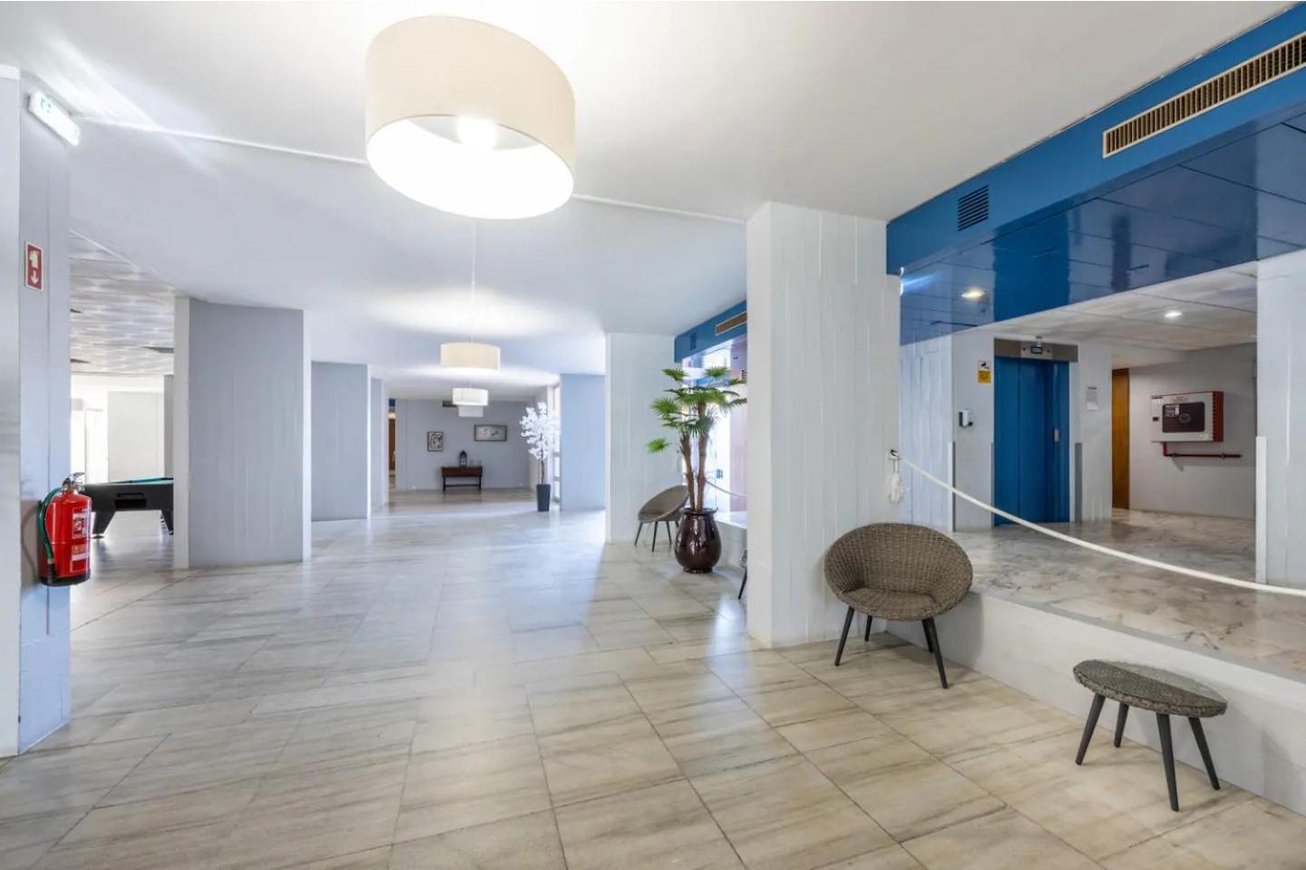 Luxury 2 Min Beach With Balcony, Ocean View, Wifi, Ac, Smarttv Portimão Exteriör bild