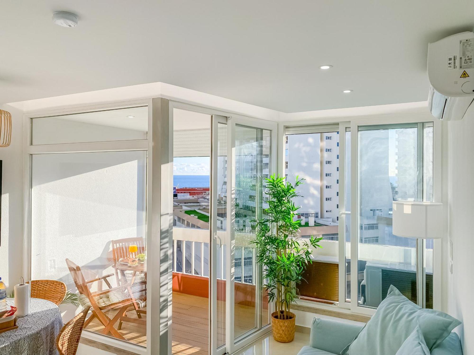 Luxury 2 Min Beach With Balcony, Ocean View, Wifi, Ac, Smarttv Portimão Exteriör bild